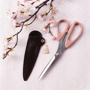 Seki Sewing Shears with Lacquered Handles